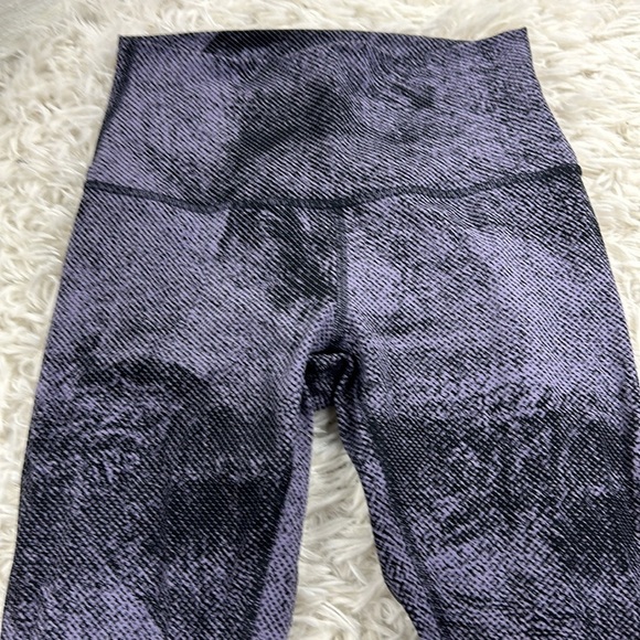 Lululemon Align Crop *21" Pixel Print Purple Quartz Black - Picture 2 of 7